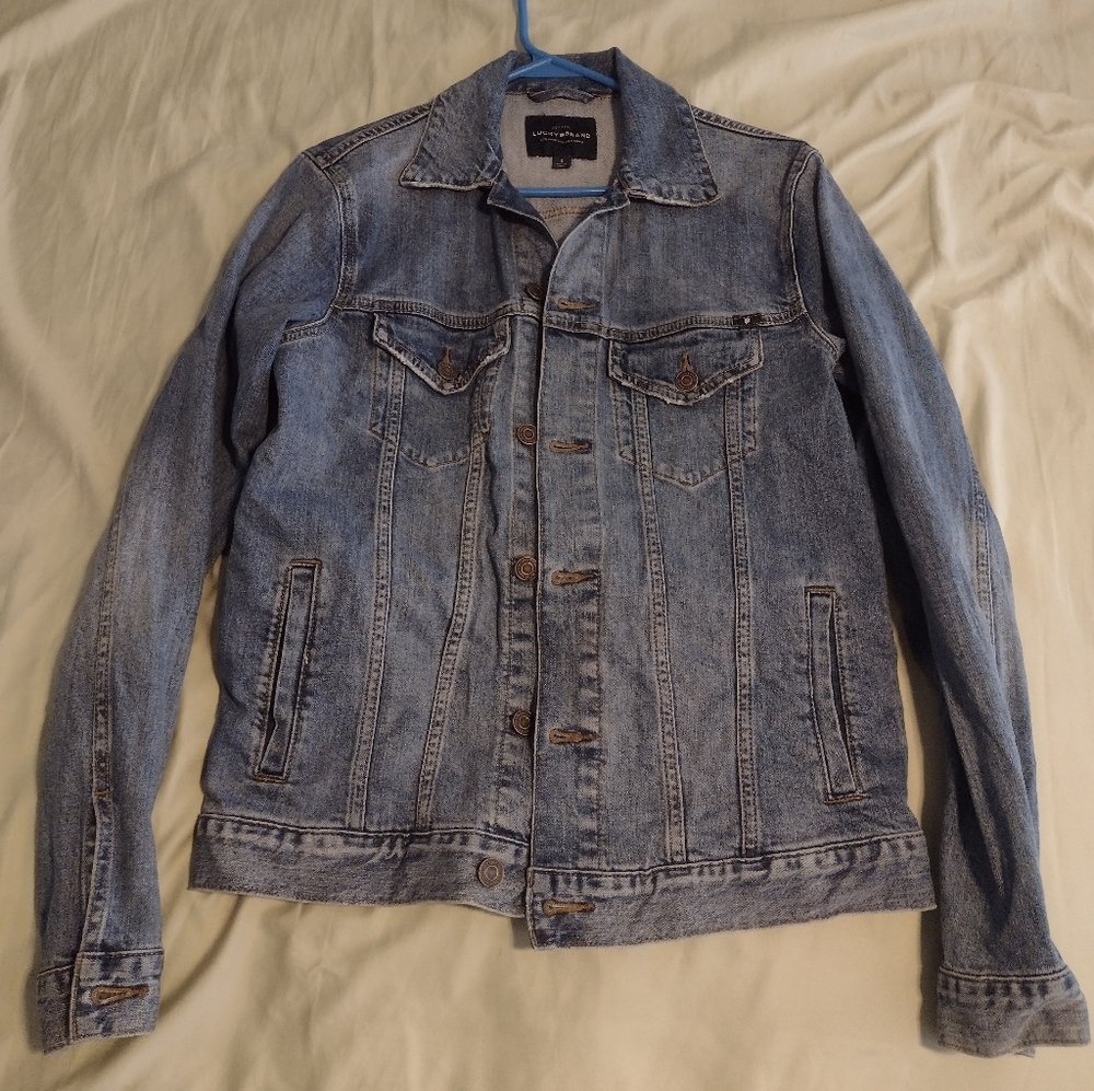 Lucky men's jean jacket size small pre-owned